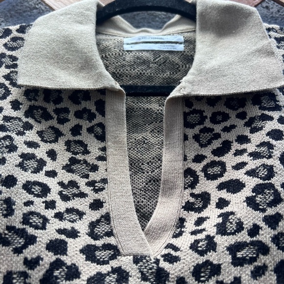 Anthropologie leopard print top - Picture 3 of 11